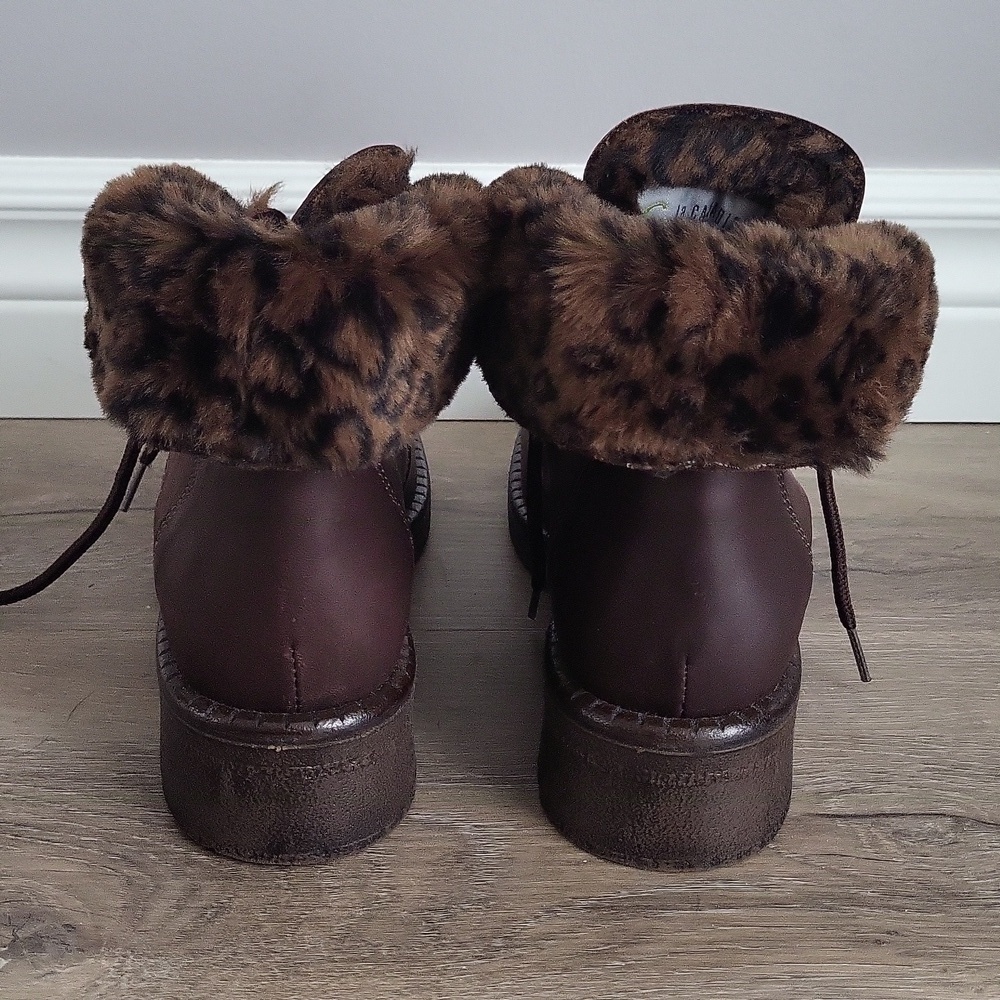 La Canadienne Brown Ankle Boot - Picture 4 of 16